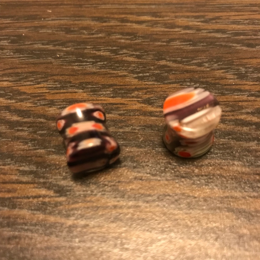 Striped flower plugs